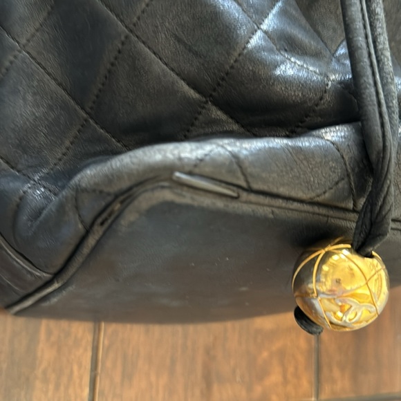 Authentic Chanel Bucket Drawstring Vintage Black Quilted Lambskin Cross Body Bag - Picture 10 of 14